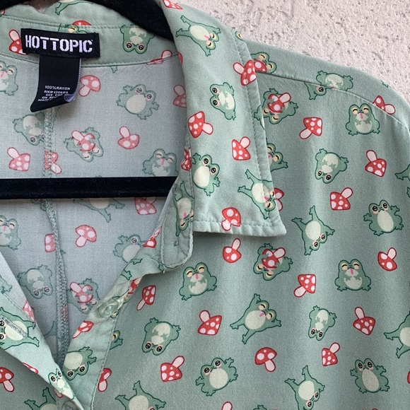 Hot Topic Tops - Hot Topic. Frogs and mushrooms print. Button up short sleeve top